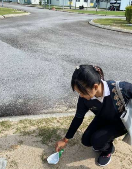 Program 1 Sampah 1 Tangan Sempena Global Recycling Day 2024